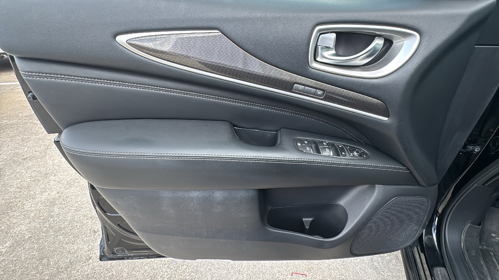 Used 2016 INFINITI QX60 AWD w/ Premium Plus Package image 12