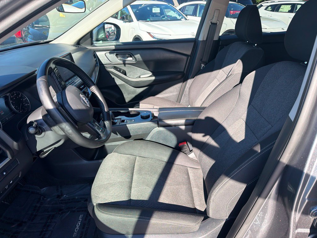 Used 2025 Nissan Rogue SV AWD/4WD image 22