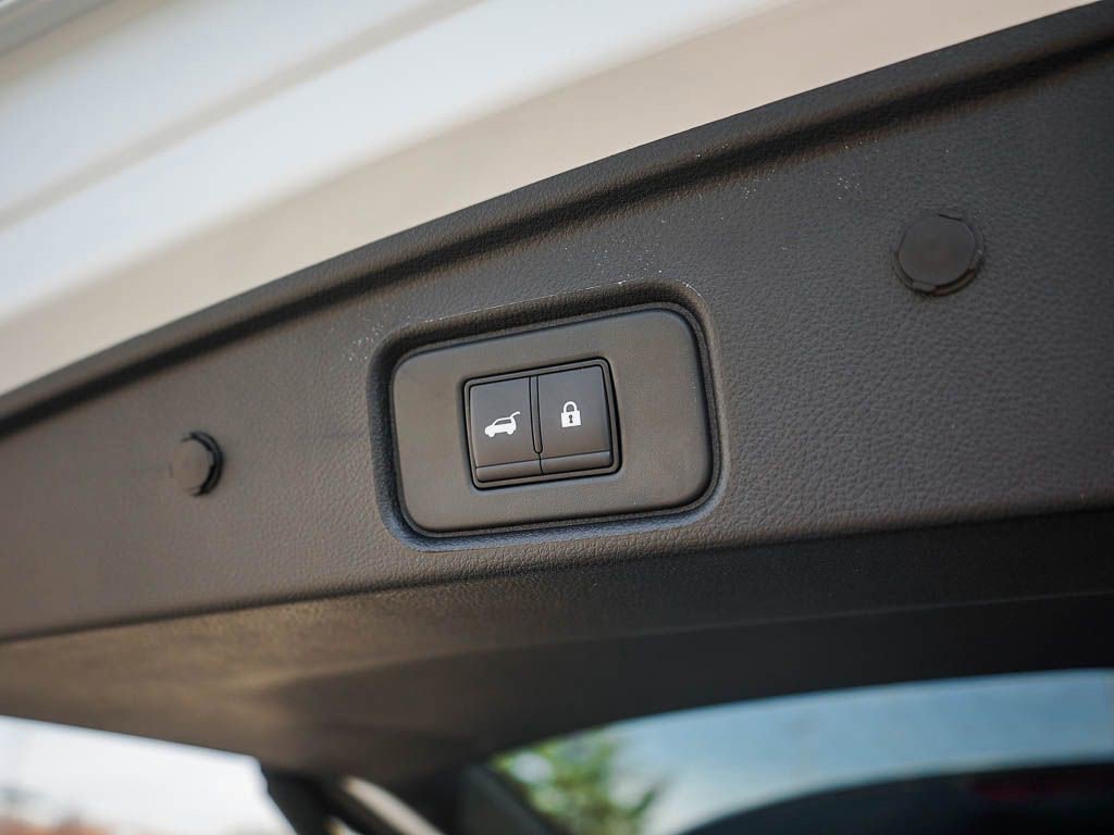 New 2026 Nissan Pathfinder SL w/ SL Premium Package AWD/4WD image 9