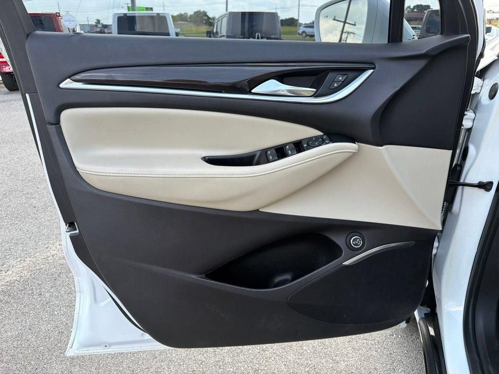 Used 2019 Buick Enclave Essence FWD image 29