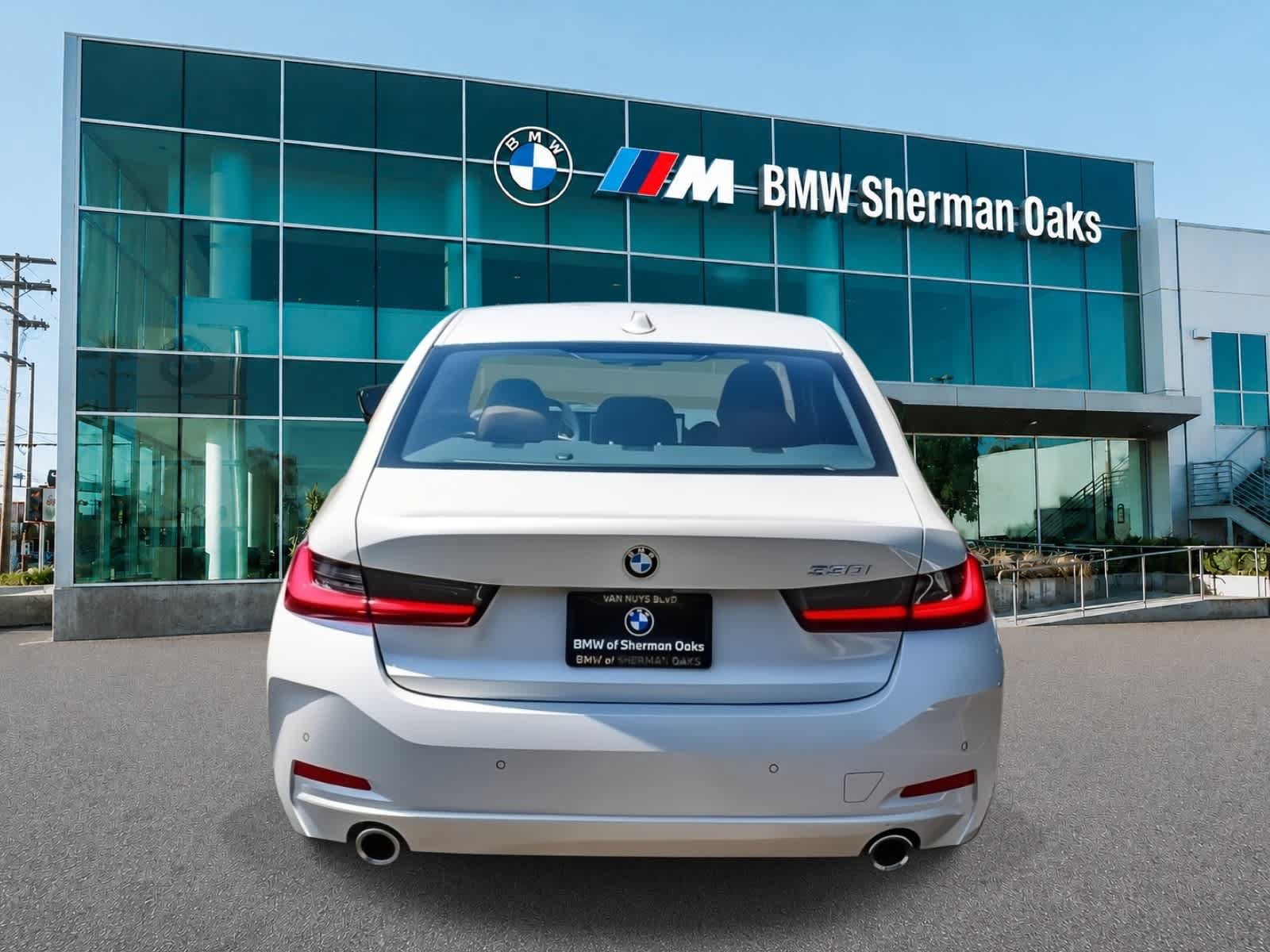 Used 2026 BMW 330i Sedan w/ Convenience Package RWD image 5