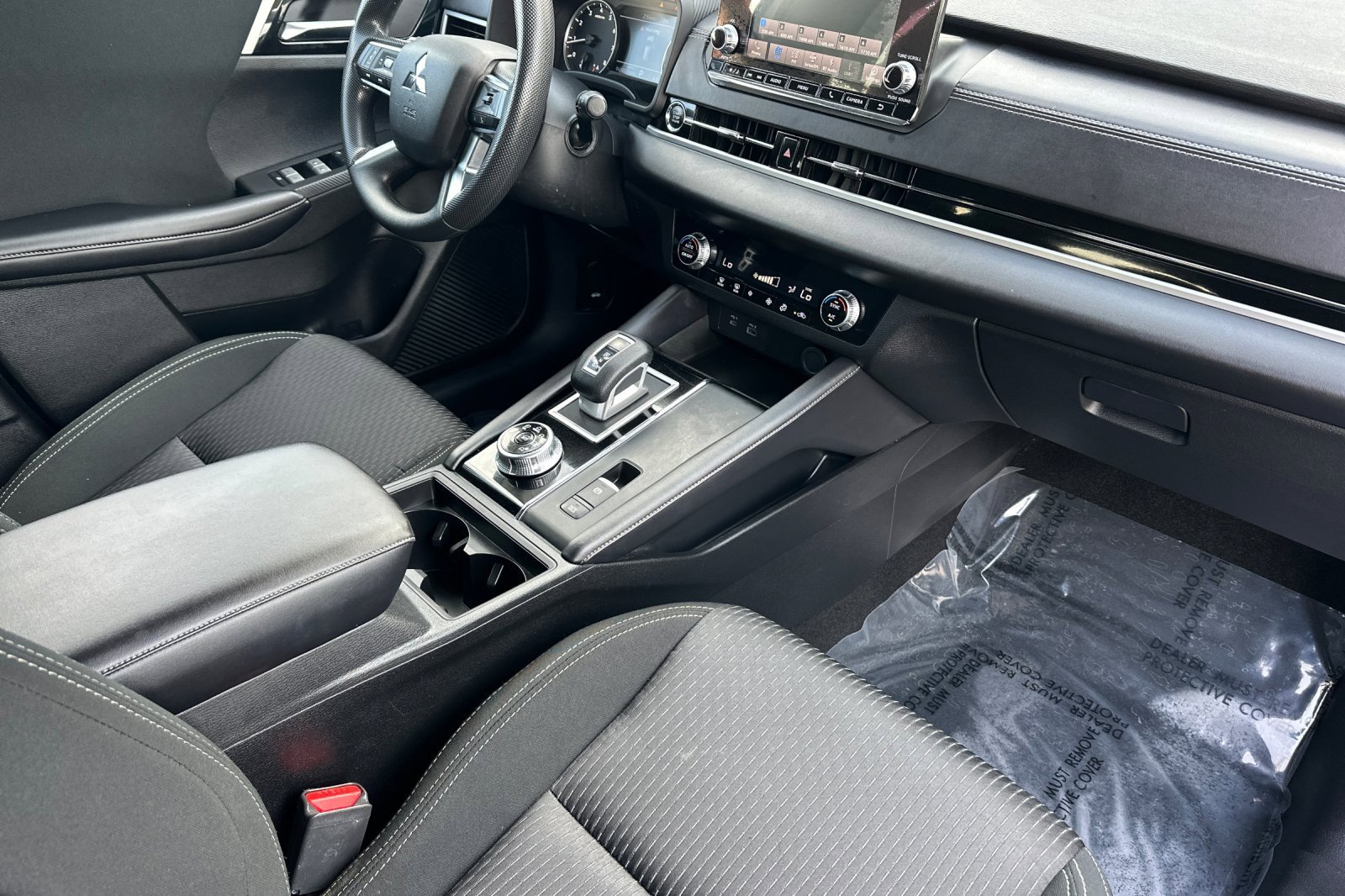 Used 2022 Mitsubishi Outlander ES image 19