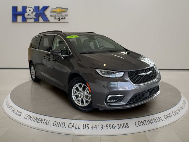 Used 2022 Chrysler Pacifica Touring-L FWD image 1
