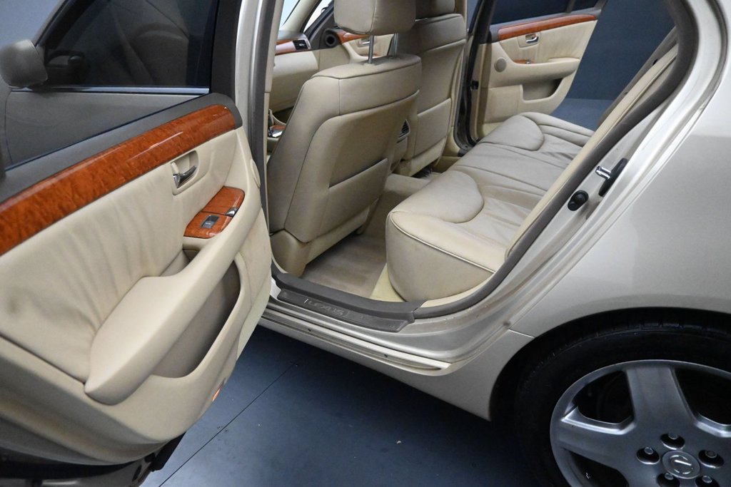 Used 2006 Lexus LS 430 RWD image 16
