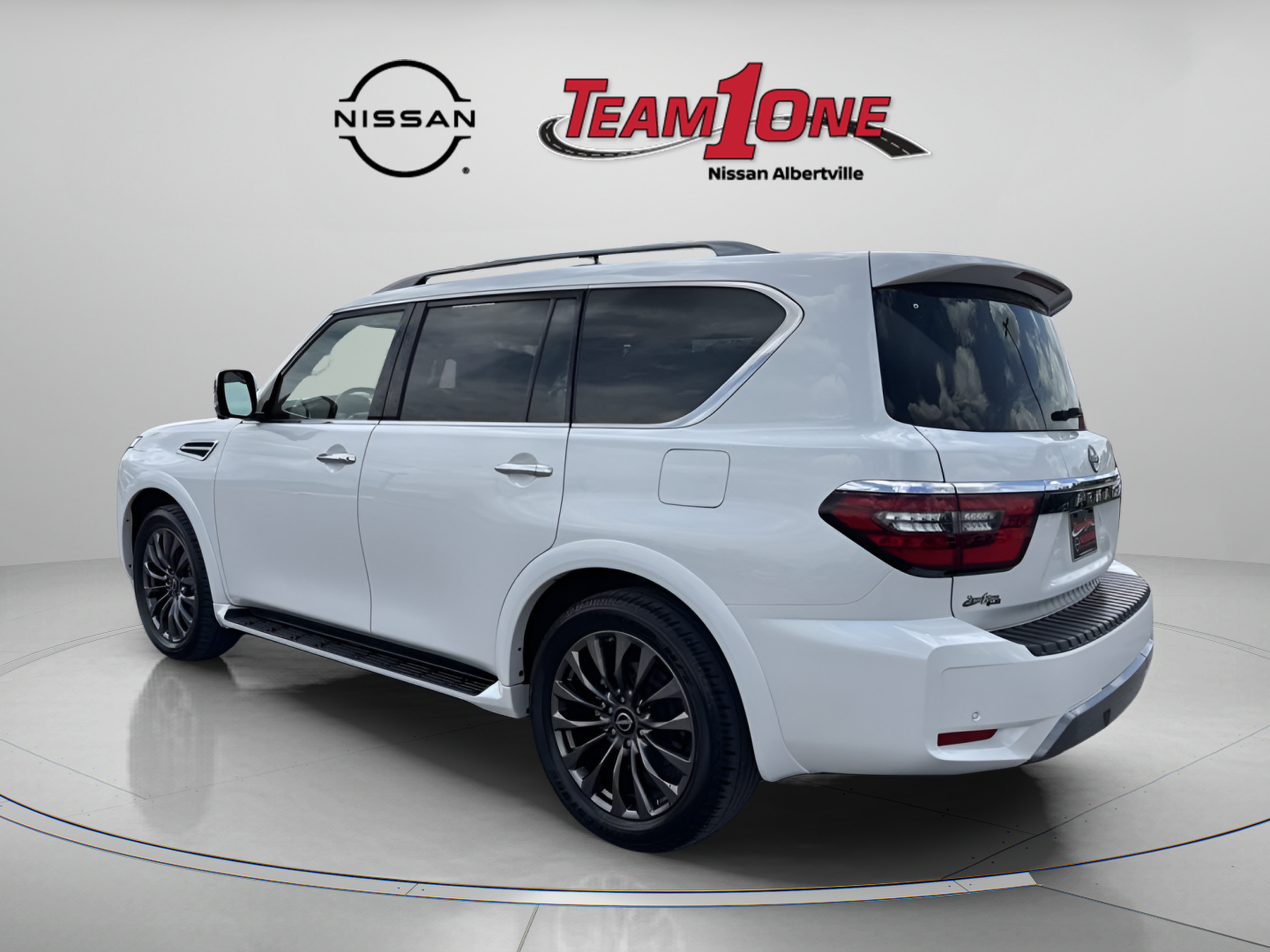 Used 2023 Nissan Armada Platinum w/ Captain's Chairs Package AWD/4WD image 6