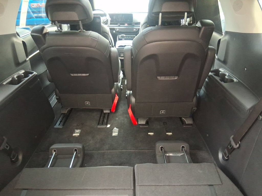 Certified 2025 Kia Carnival SX Prestige FWD image 14