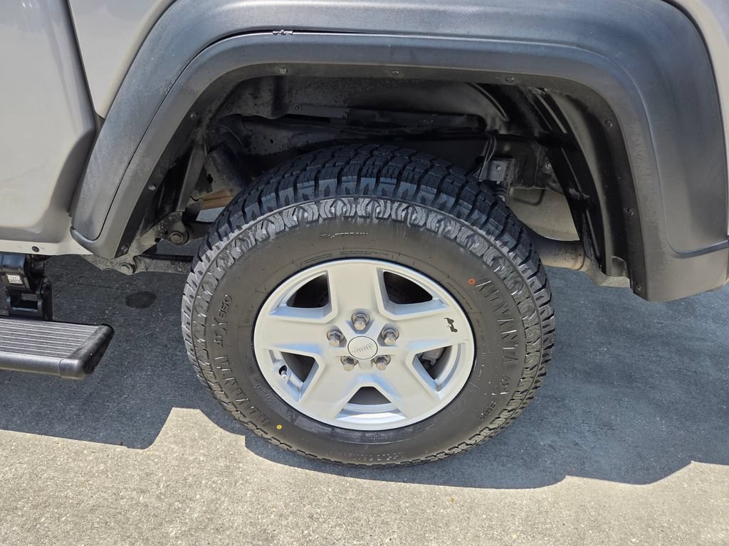 Used 2020 Jeep Gladiator Sport w/ Quick Order Package 24S AWD/4WD image 23