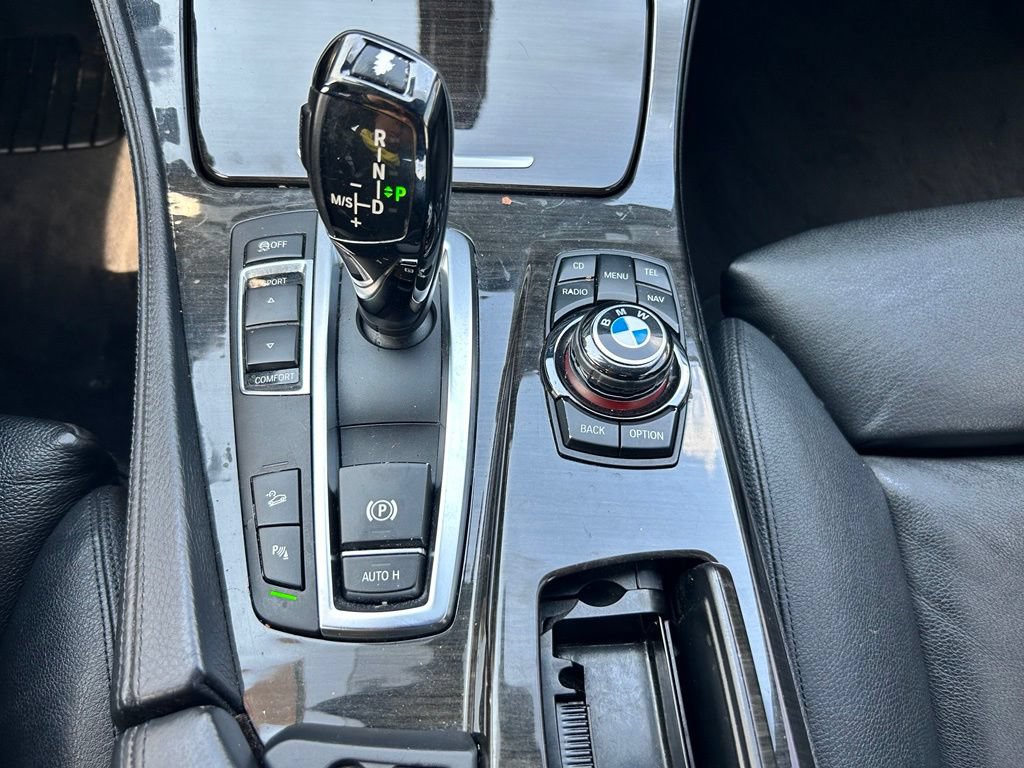 Used 2012 BMW 550i xDrive Sedan AWD/4WD image 24