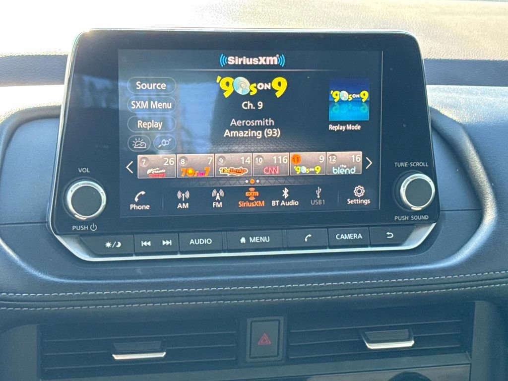 Used 2023 Nissan Rogue S image 14