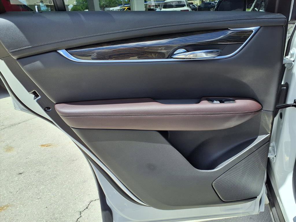 Used 2021 Cadillac XT6 Premium Luxury FWD image 18