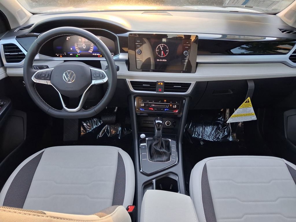 New 2026 Volkswagen Taos SE image 6