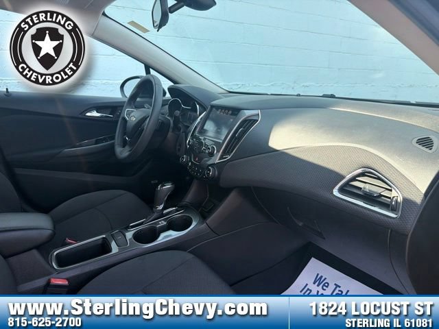 Used 2016 Chevrolet Cruze LT w/ Sun And Sound Package FWD image 11
