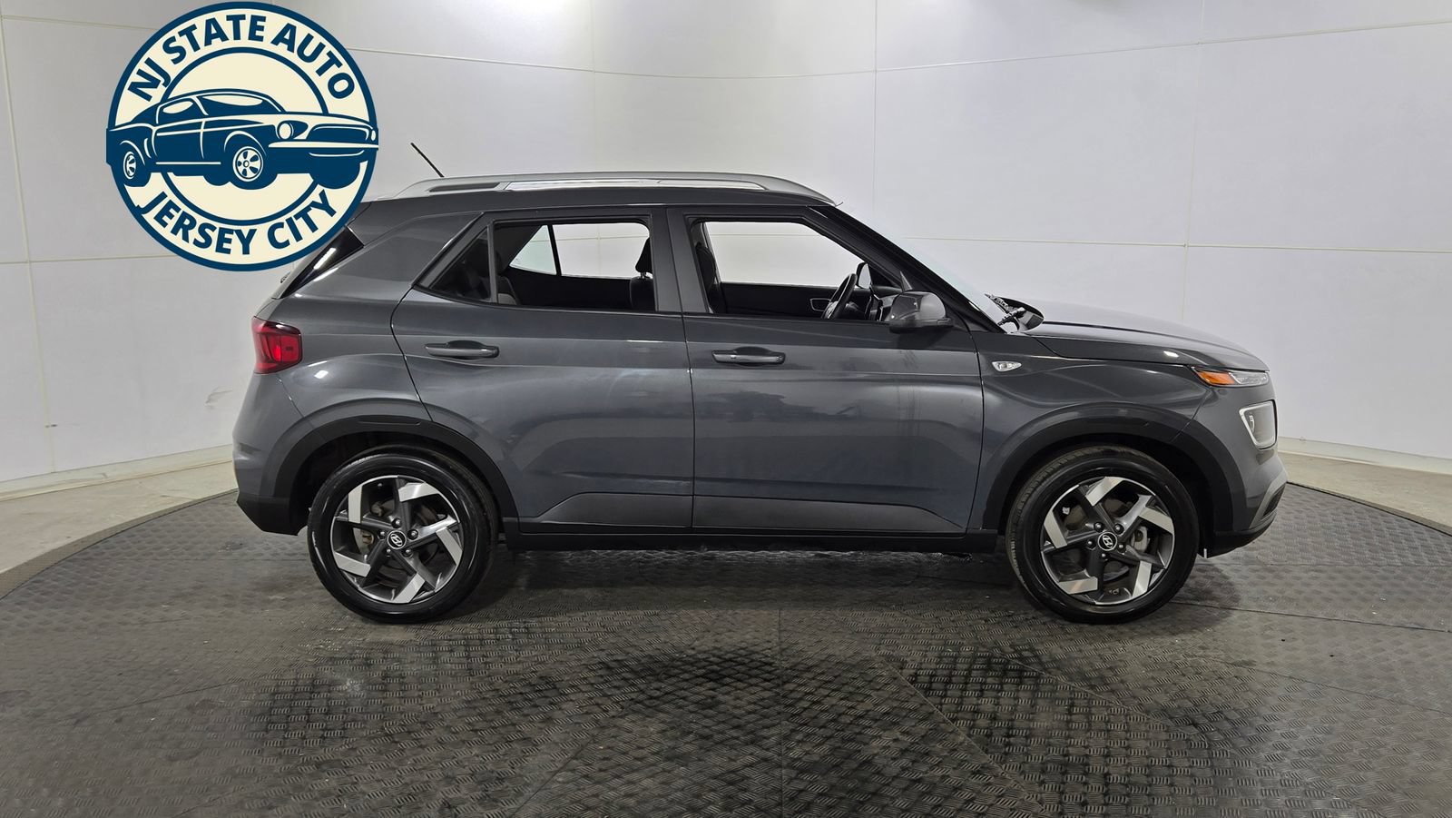Used 2026 Hyundai Venue SEL FWD image 8