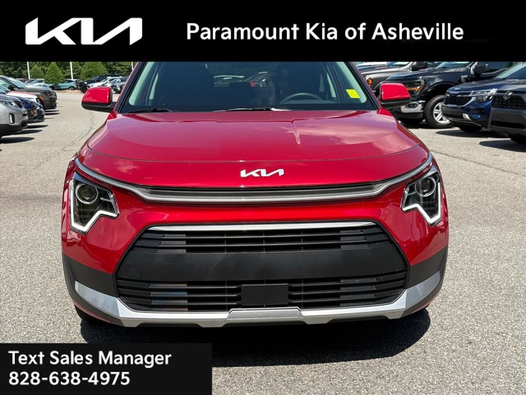 Certified 2025 Kia Niro EX FWD image 2