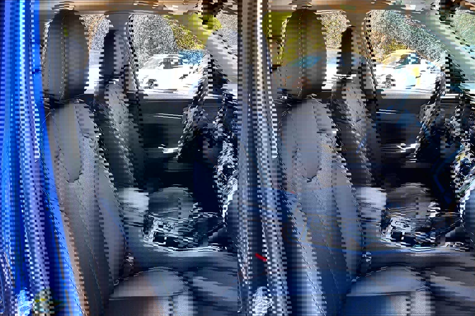 Used 2023 Kia Sorento EX w/ Panoramic Sunroof Package image 9