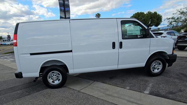 New 2026 Chevrolet Express 2500 w/ Driver Convenience Package RWD image 9
