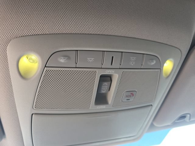 Used 2016 Nissan Rogue SL w/ SL Premium Package FWD image 24