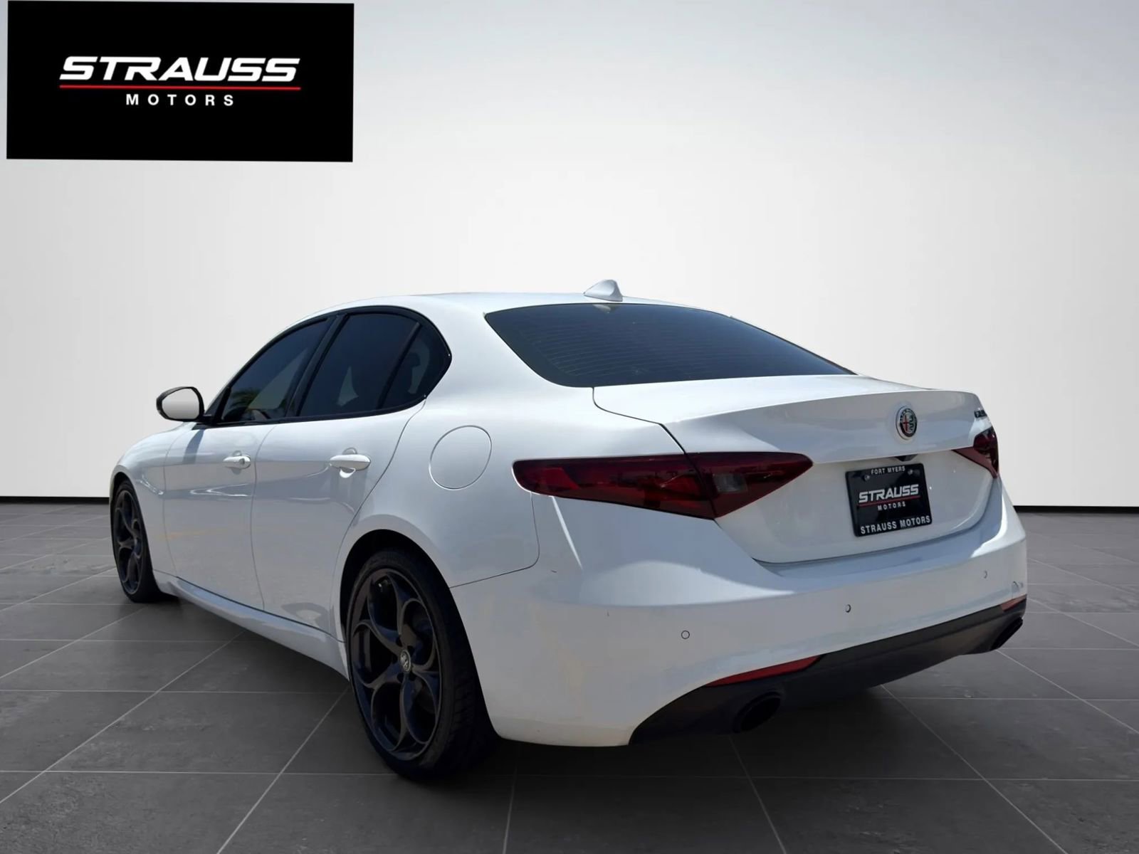 Used 2019 Alfa Romeo Giulia RWD image 7