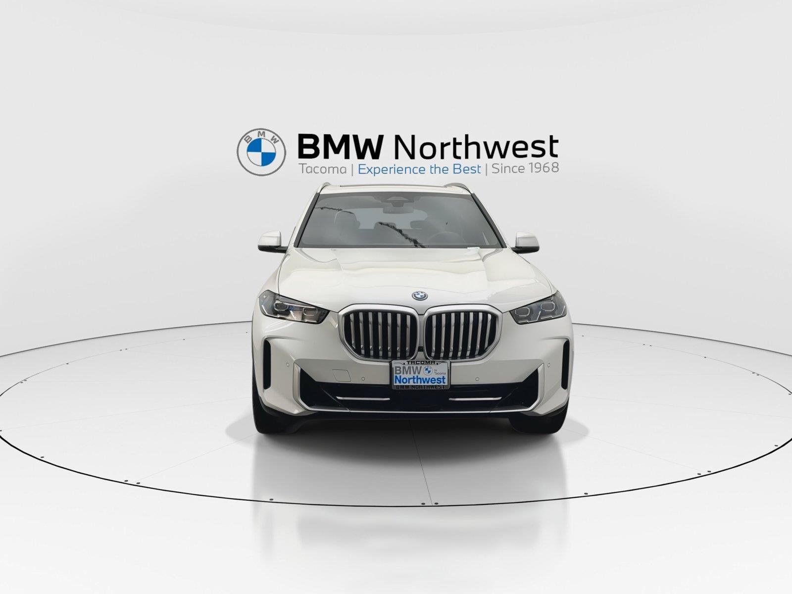 Used 2024 BMW X5 xDrive50e w/ Premium Package AWD/4WD image 8