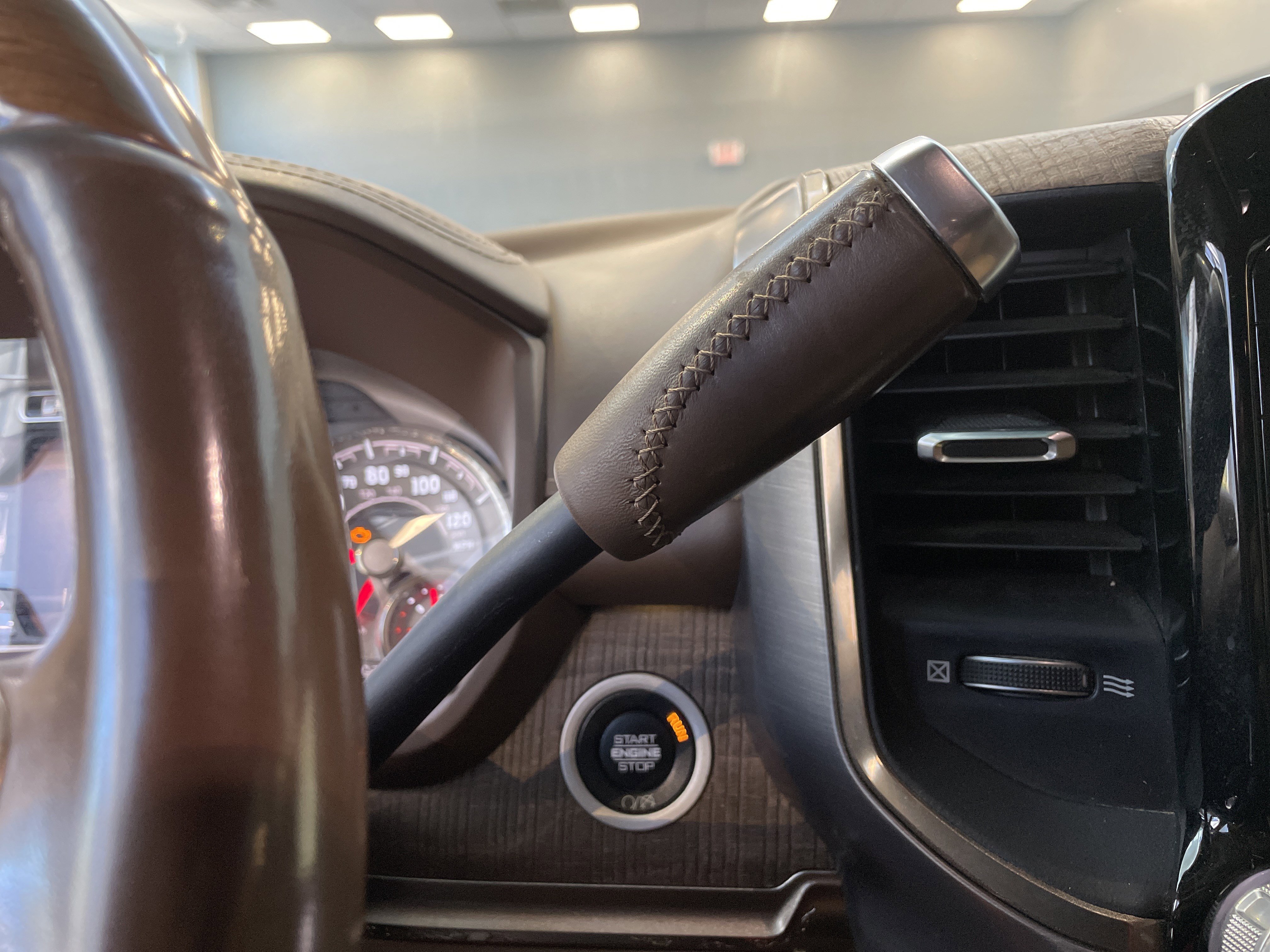 Used 2020 RAM 2500 Limited AWD/4WD image 36