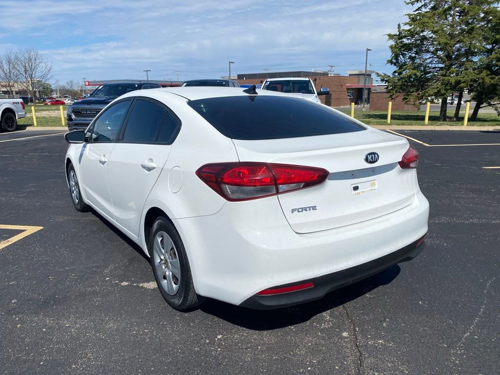 Used 2017 Kia Forte LX FWD image 7