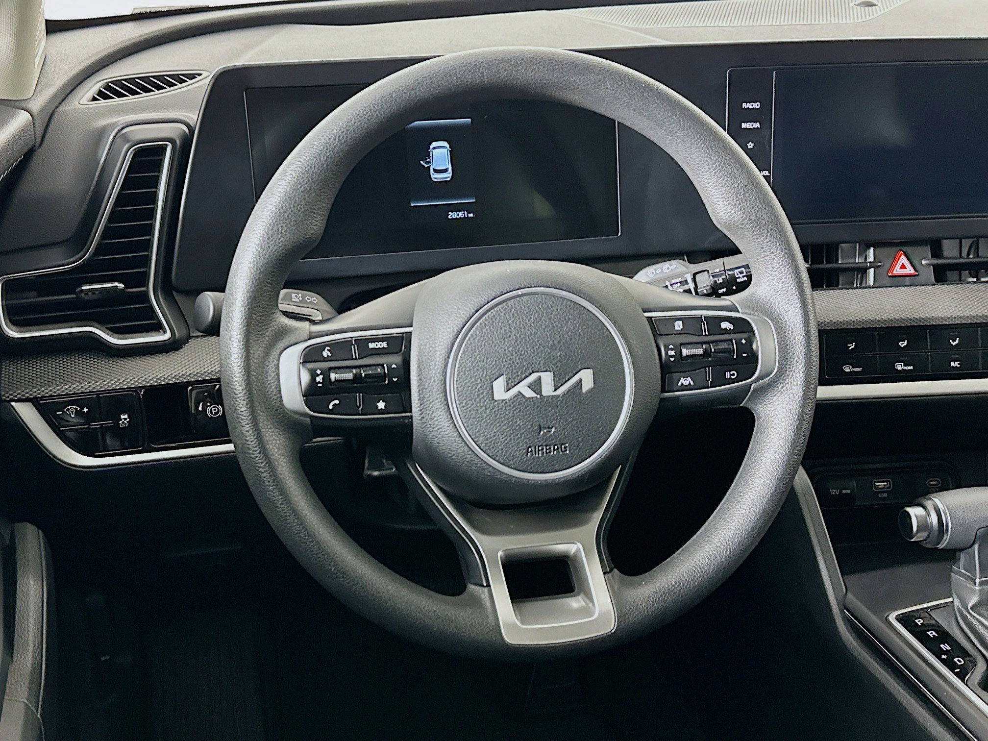 Used 2025 Kia Sportage LX image 18