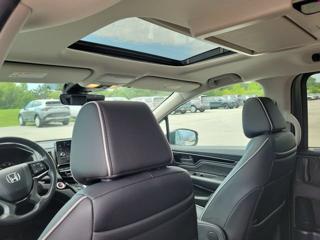 Used 2025 Honda Odyssey Touring image 11