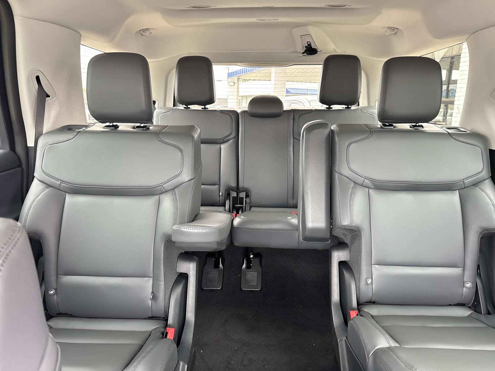 New 2026 Ford Expedition Active RWD image 7