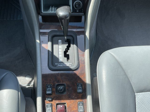 Used 1994 Mercedes-Benz E 320 Convertible image 25