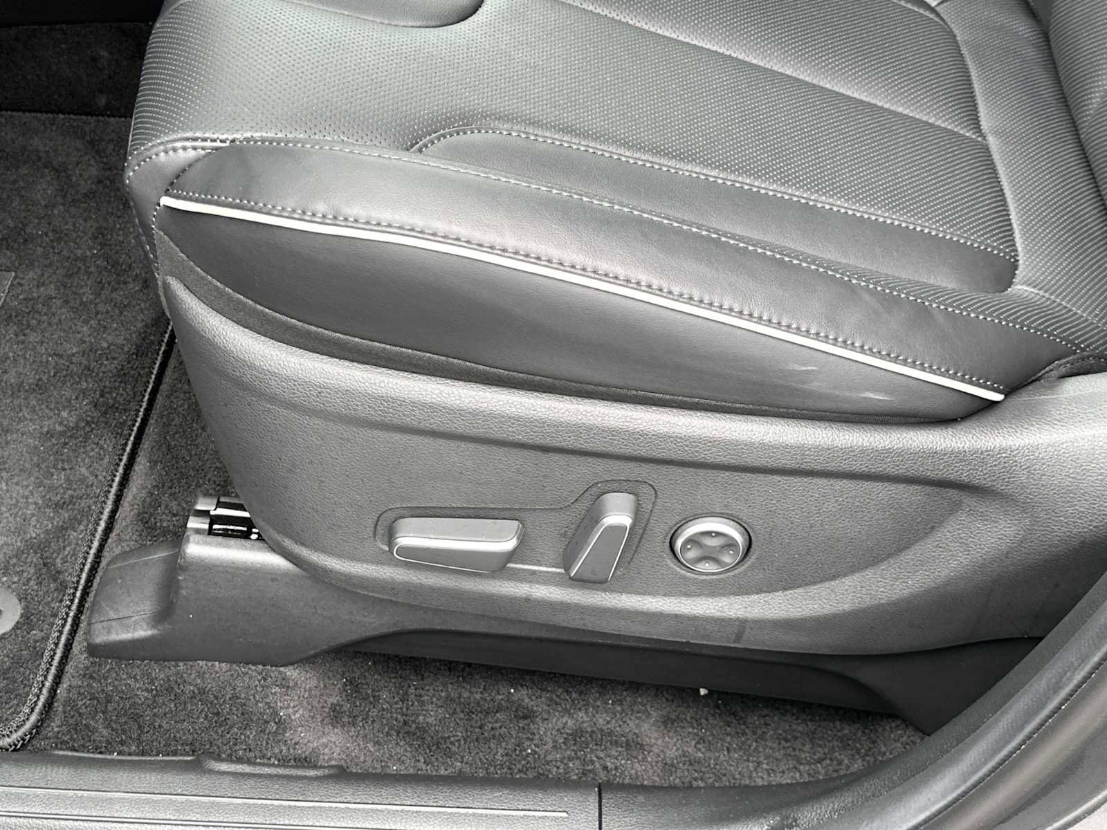 Used 2025 Hyundai Palisade SEL FWD image 13