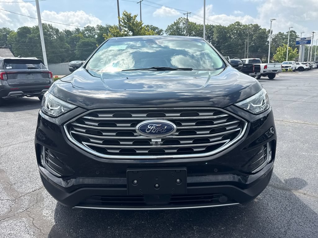 Used 2019 Ford Edge Titanium w/ Equipment Group 301A AWD/4WD image 3