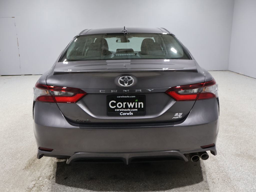 Used 2023 Toyota Camry SE image 3