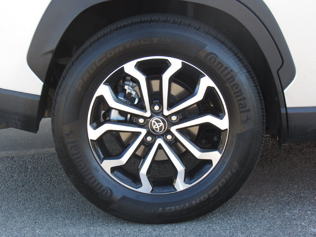 Certified 2025 Toyota Corolla Cross AWD Hybrid image 31