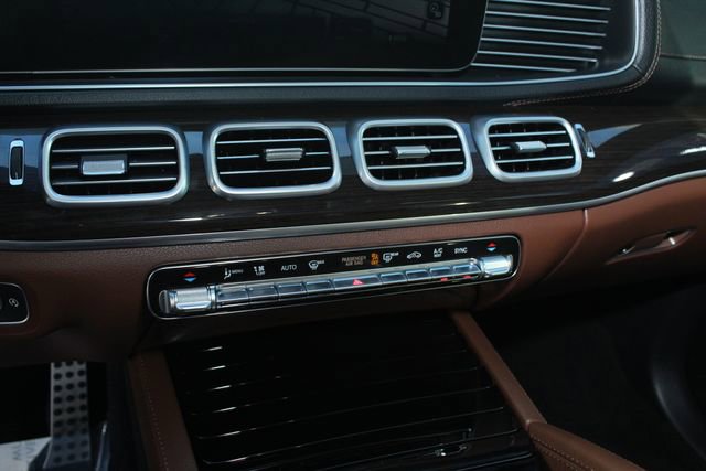 Used 2024 Mercedes-Benz GLS 450 4MATIC image 17