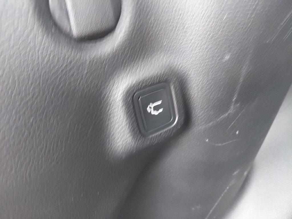 Used 2018 Jeep Compass Limited w/ Navigation Group image 27