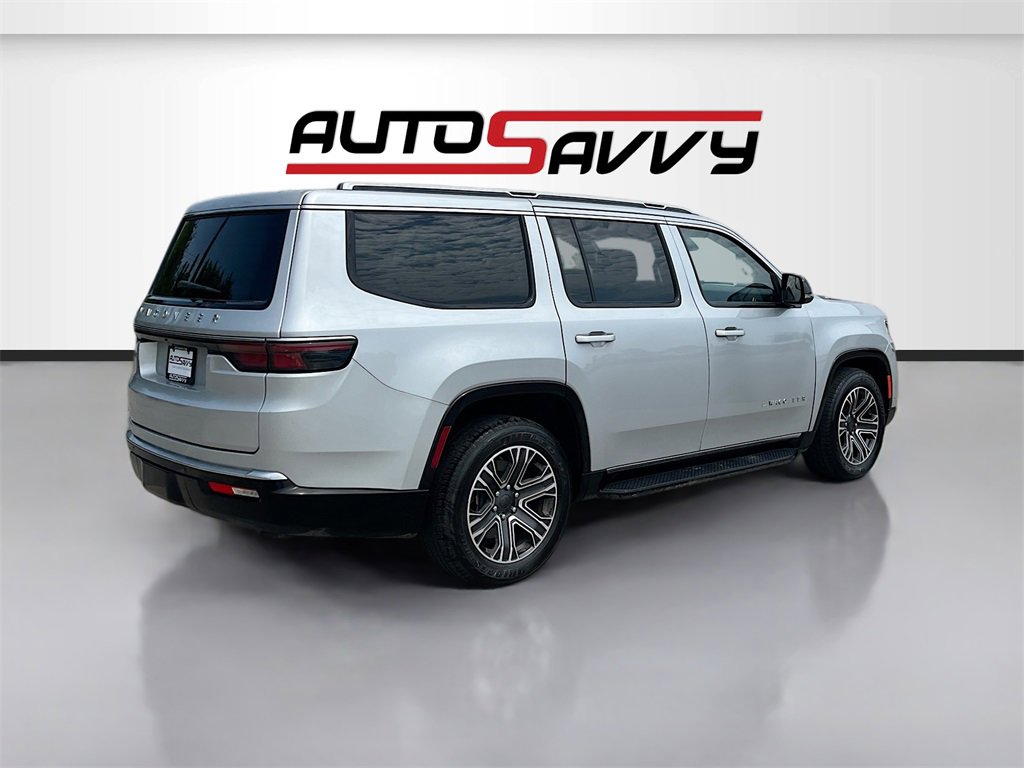 Used 2023 Jeep Wagoneer 4WD w/ Premium Group I image 7