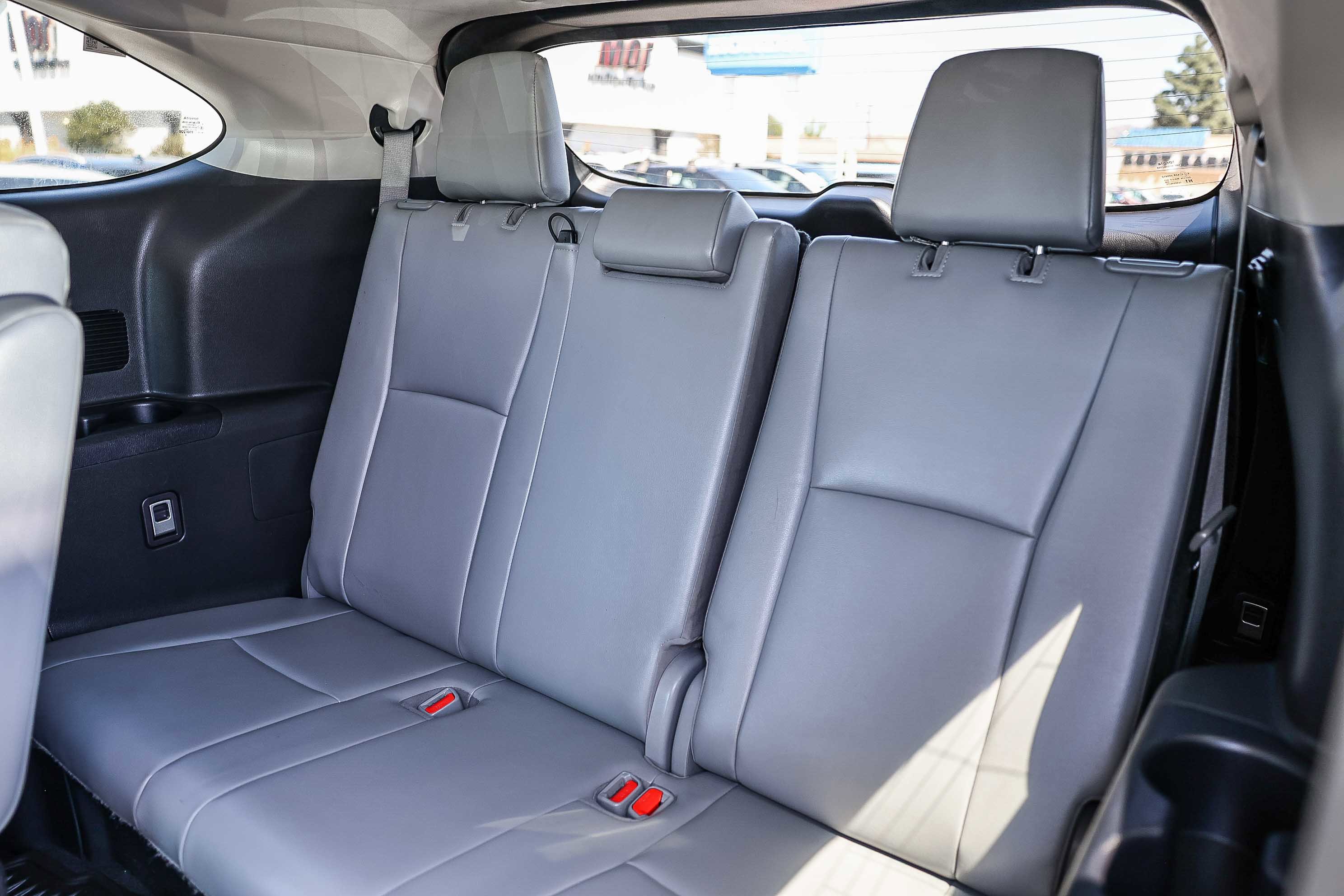 Used 2022 Toyota Highlander XLE image 10