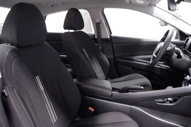 Used 2023 Hyundai Elantra SEL image 14