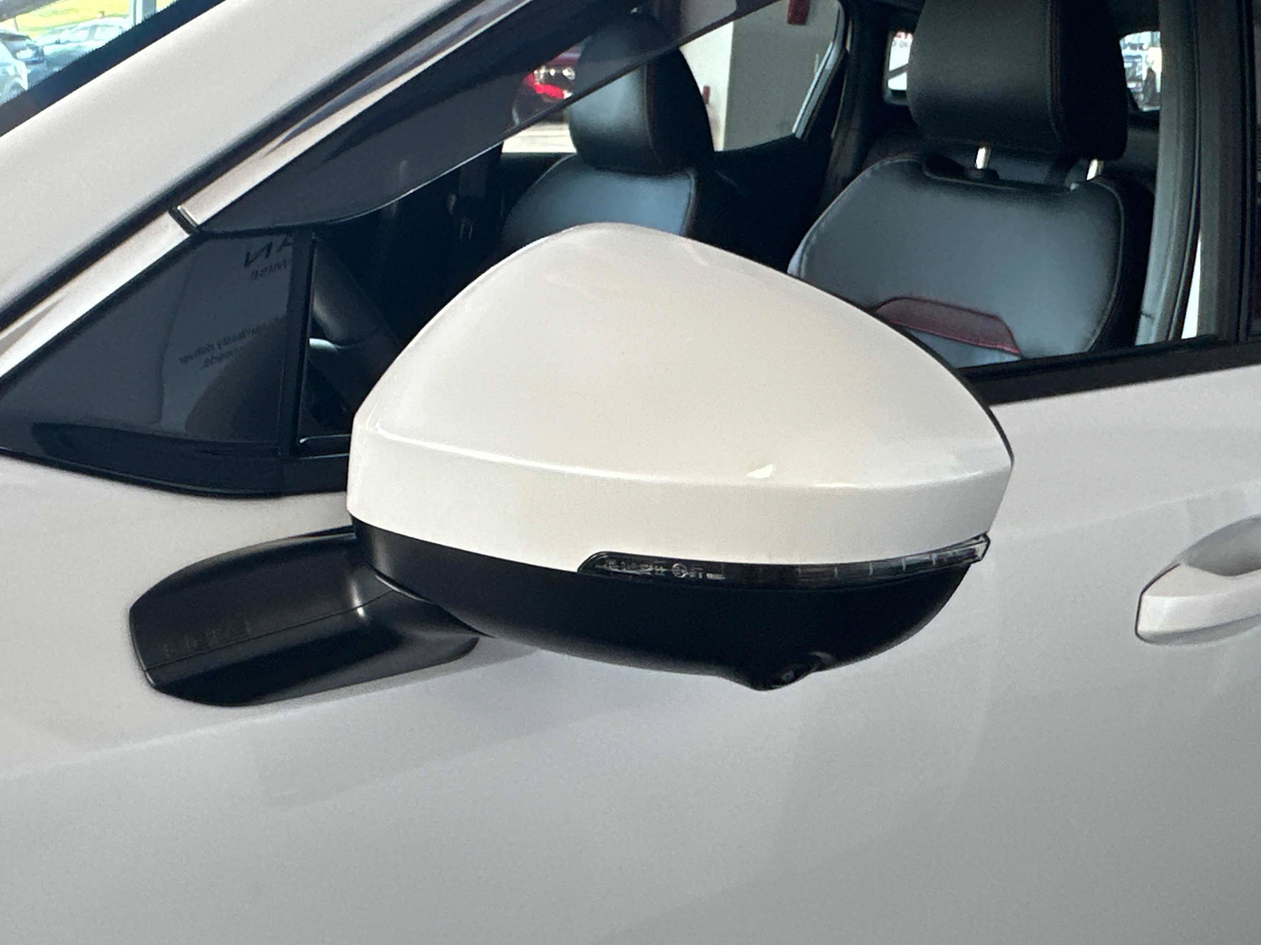 New 2025 Nissan Kicks SR AWD/4WD image 11