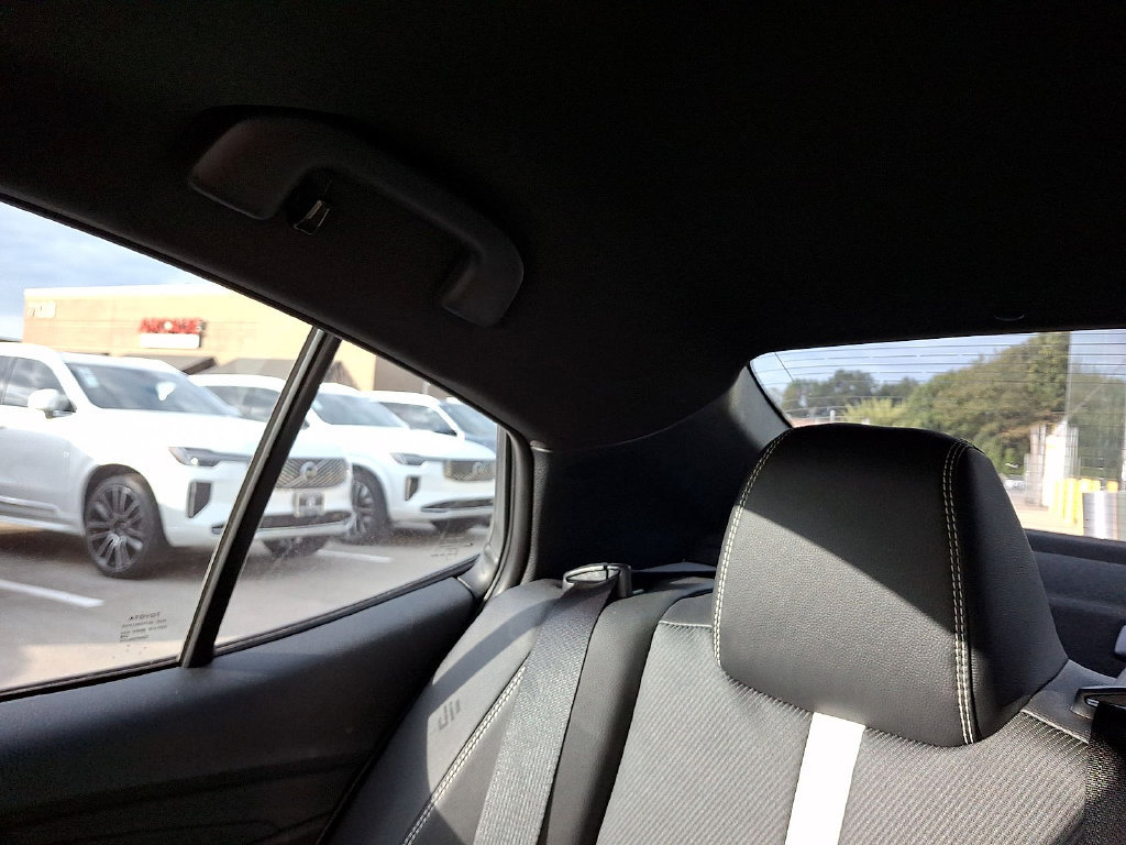 Used 2025 Toyota Camry SE w/ Convenience Package FWD image 12