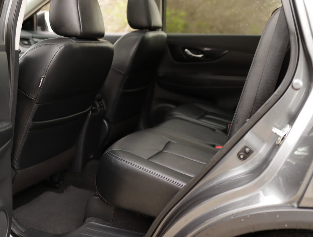 Used 2019 Nissan Rogue SL w/ Premium Package image 28