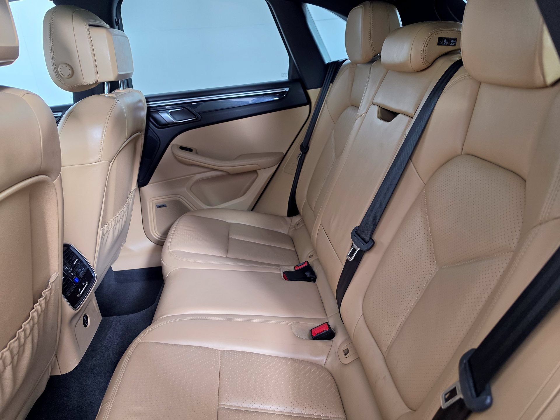 Used 2017 Porsche Macan S AWD/4WD image 38