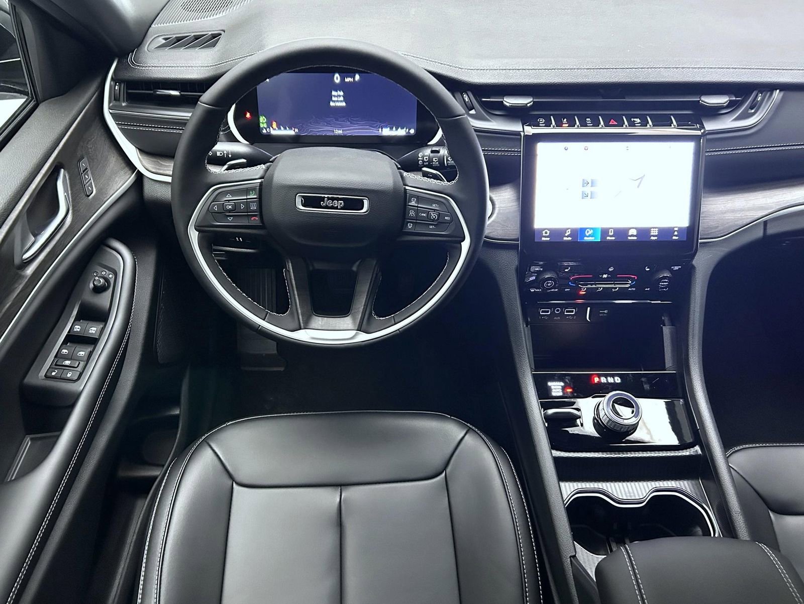 New 2025 Jeep Grand Cherokee Limited image 12