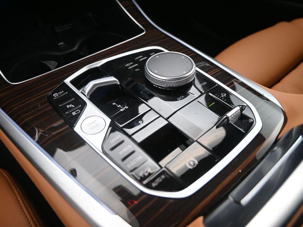 New 2026 BMW X5 xDrive50e w/ Premium Package AWD/4WD image 16