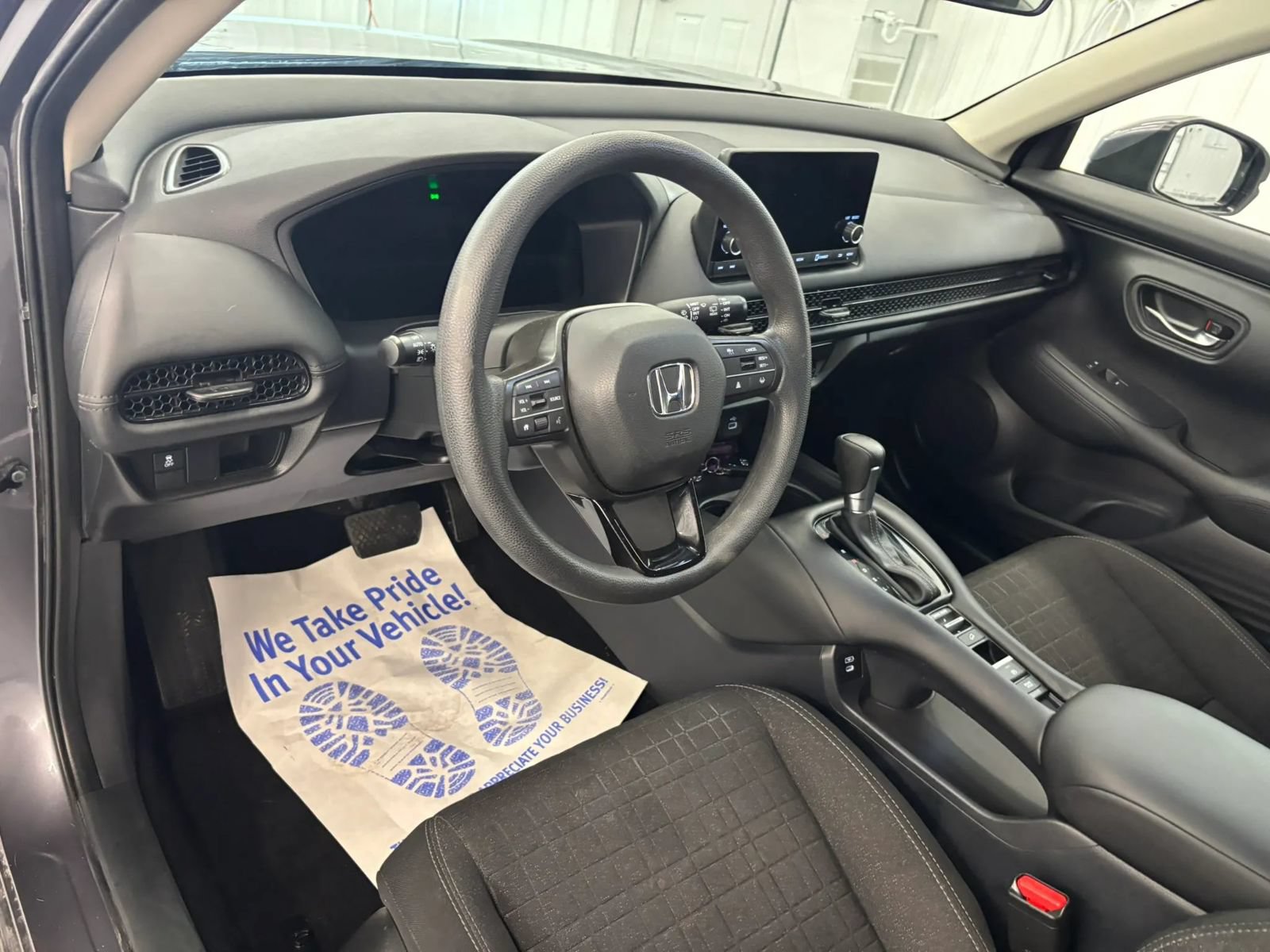 Used 2025 Honda HR-V LX image 44