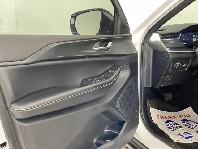 Used 2024 Jeep Grand Cherokee Altitude image 12