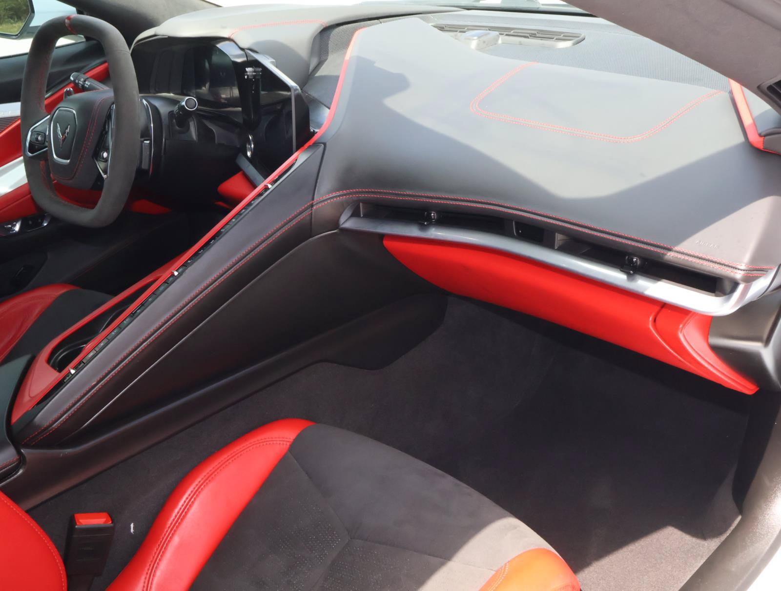 Used 2024 Chevrolet Corvette Stingray Premium Cpe w/ Z51 Performance Package RWD image 18