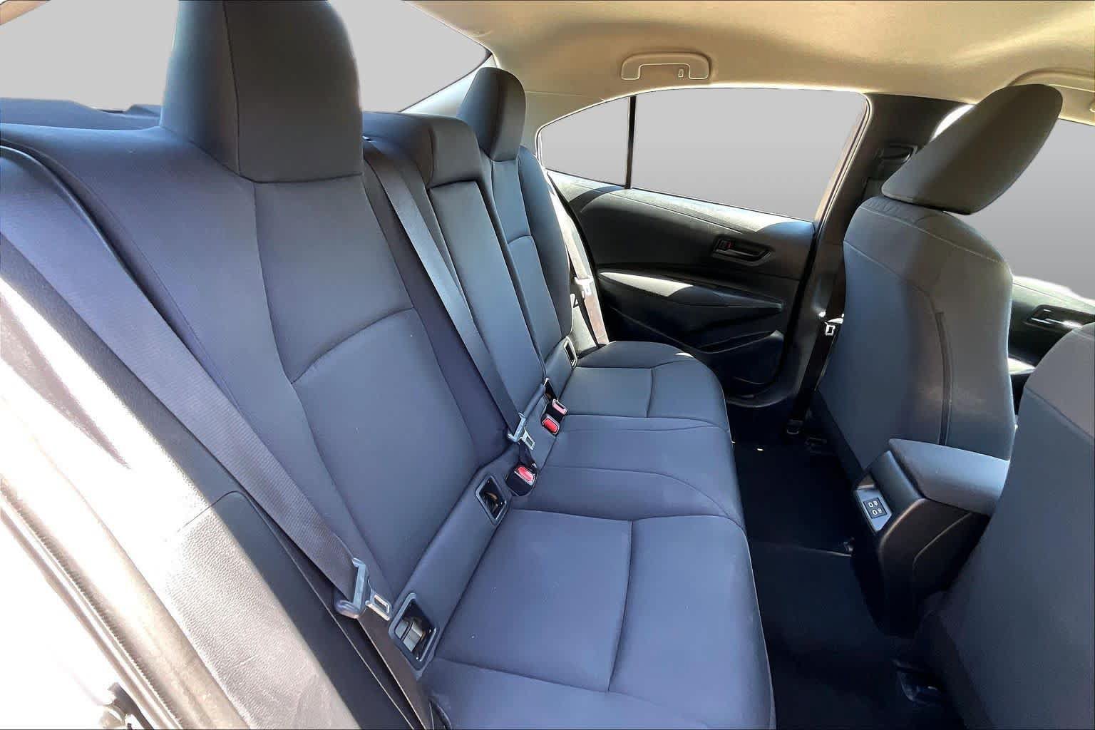 Used 2025 Toyota Corolla LE FWD image 19