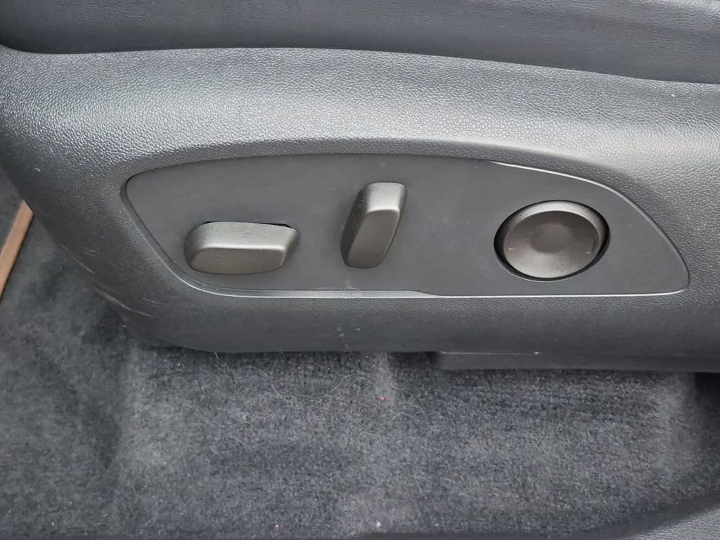 Used 2025 GMC Acadia AT4 AWD/4WD image 35