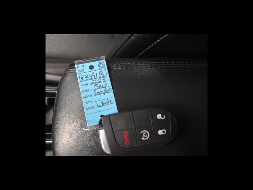 Used 2023 Jeep Compass Limited w/ Sun and Sound Group AWD/4WD image 25